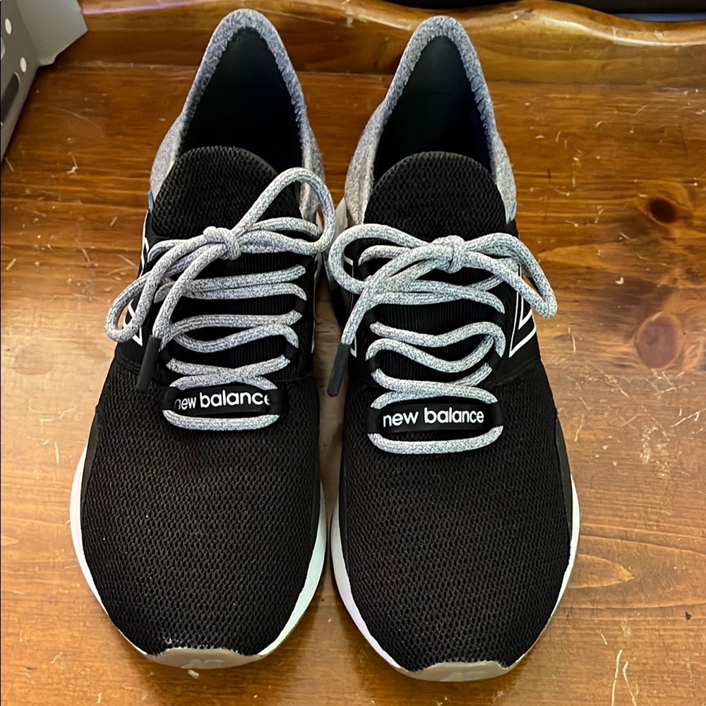 New Balance Women’s Black & Gray Sneakers W/ white bottom